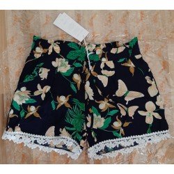 Damesbroek - Damesshort donkerblauw met gele bloemen en vlinders