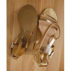 Ladies shoe - Elegant heel in shiny gold with straps